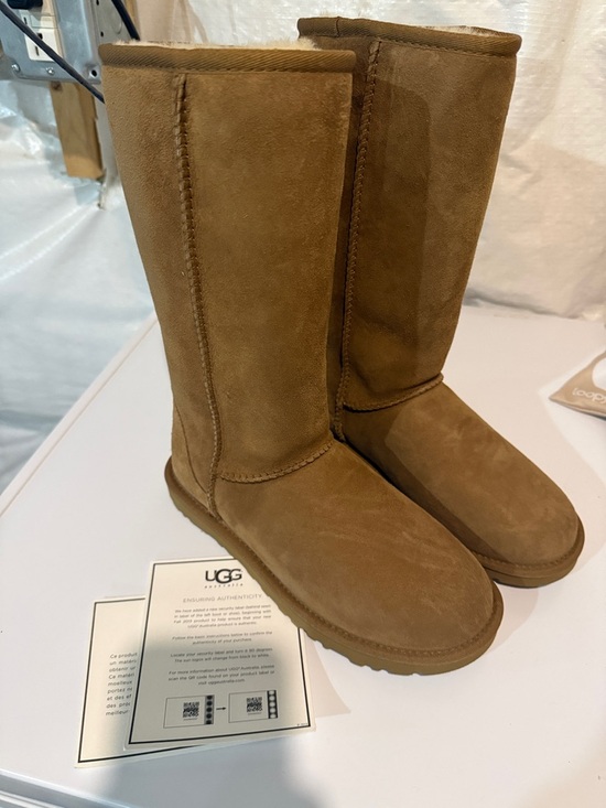 UGG Shoes - UGG Tall Classic Suede Boots - Chestnut Brown